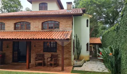 Maravilhoso e espaçoso sobrado nas Palmas do Tremembé
