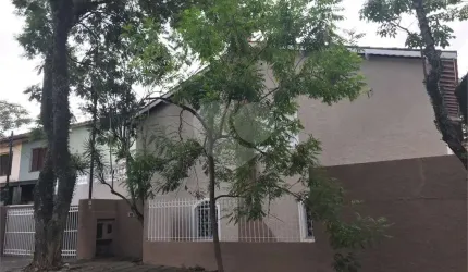 Lindo sobrado na Zona Norte próximo ao Parque do Horto Florestal
