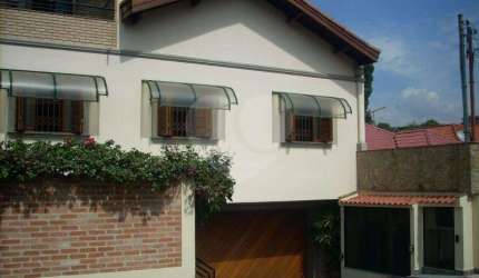SOBRADO  A VENDA NO TREMEMBÉ - 4 DORMS (2 SUÍTES), PISCINA E 4 VAGAS DE GARAGEM