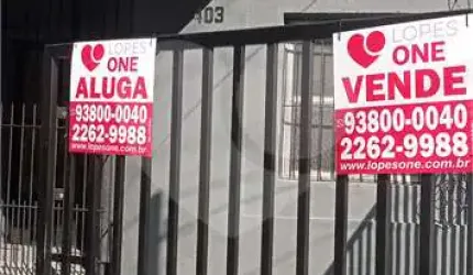 Sobrado amplo em Frente West PLaza com 04 dormitórios 02 salas corredor lateral e 02 duas vagas.