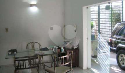 Excelente sobrado em ótima localização