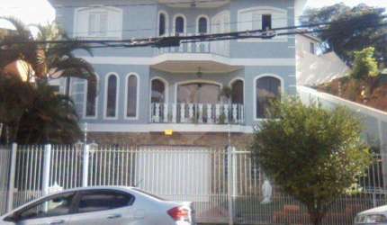 SOBRADO MARAVILHOSO A VENDA NO JARDIM GUAPIRA - 3 SUÍTES E 6 VAGAS DE GARAGEM