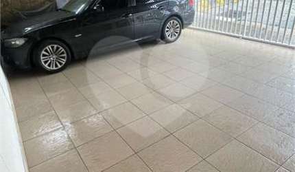 Lindo sobrado com piscina no residencial Santa Terezinha