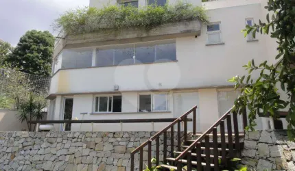 Casa de alto padrão à venda na melhor rua da Região do Barro Brando – Zona Norte!