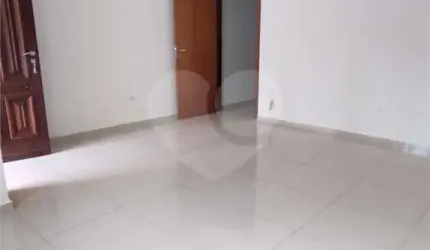 Casa com  3 dormitórios, 3 suítes, 4 vagas, à venda e para locação em Água Fria, em São Paulo