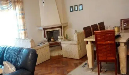 Salão Comercial c/ moradia com, 344 m² Área Total, sendo 180 m2 de salão.