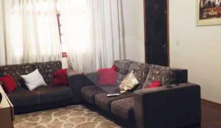 SOBRADO A VENDA NO JARDIM FLOR DE MAIO - 4 DORMS (1 SUÍTE), CHURRASQUEIRA E 2 VAGAS DE GARAGEM