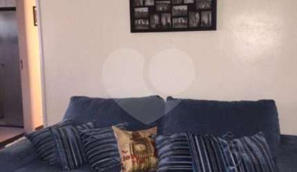 Excelente apartamento na rua Camarajé