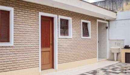 sobrado de alto padrão   4 suítes ,  Sala de estar com pé direito duplo