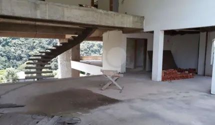 Serra da Cantareira Mansão de Altíssimo Padrão Faltando acabamento no Condomínio Suíça  Cantareira!