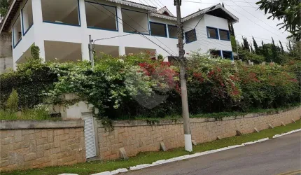 Casa na Serra da Cantareira no Condomínio Suíça da Cantareira aceita permuta faltando acabamento!!!!