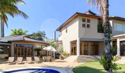 CASA MAGNÍFICA COM PISCINA ALPHAVILLE 4 SUITES TODAS MASTER