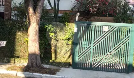 Belissimo e gigante sobrado localizado no Ipiranga agende hoje mesmo sua visita excelente negocio