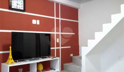 RARIDADE  Sobrado com 4 quartos na Vila Maria Baixa