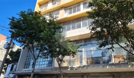Apto com 87 m² para venda próximo à estação Marechal do metrô.