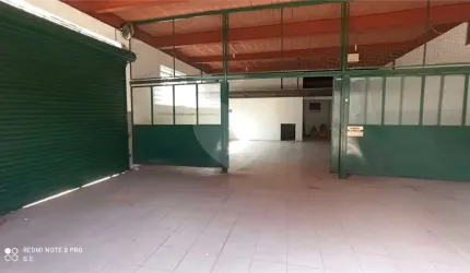 Prédio comercial em Santana