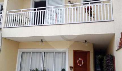 Sobrado, 3 quartos, 3 suítes, 4 vagas,