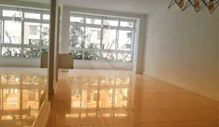 Apartamento com 176m2 na Rua Dr. Albuquerque Lins, com 3 quartos em Higienópolis