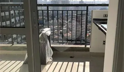 8 minutos a pá para o Metrô
