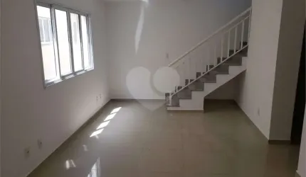 Sobrado, a  venda por R$ 650.000,00 ou aluguel por R$ 2.800,00/mês - Parada Inglesa