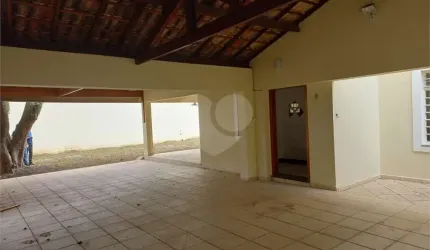 Casa com 800 metros de Terreno uma Mini Chácara dentro do Bairro Jardim Floresta!!