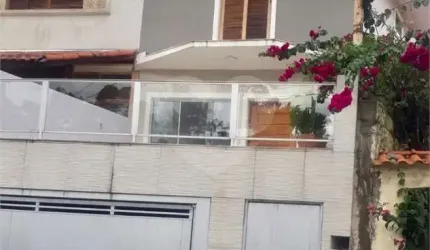 Sobrado com excelente localização!!!