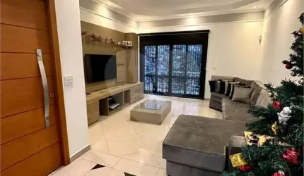 Sobrado residencial no bairro do Tremembé com piscina e salão de festas