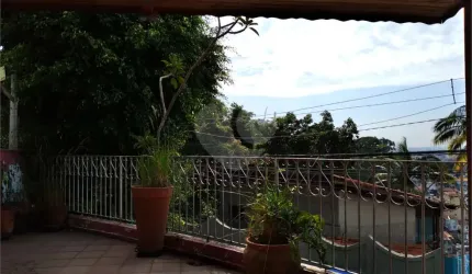 Sobrado à venda no Jd. Arnoni, 400 m²