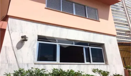Sobrado Residencial Santana | 250 m² | 3 dormitórios | 7 Vagas | Ótima Localização!!!