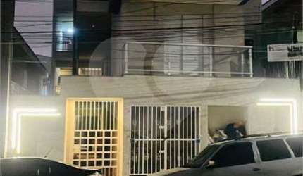 Belíssimo Apartamento em Condomínio Fechado na Parada Inglesa.