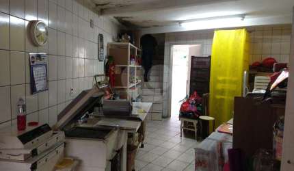 Sobrado residencial ou comercial.