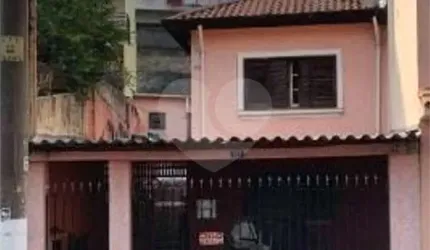 Sobrado na Vila Maria Alta com 02 Quartos e Edícula por R$ 680.000,00