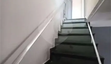 Sobrado 157m², 4 dormitórios, 1 suíte e 2 vagas de garagem