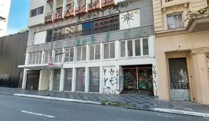 Prédio residencial inteiro no bairro da Bela Vista