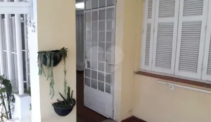CASA TERREA NA PARADA INGLESA COM MUITOS COMODOS E EDICULA