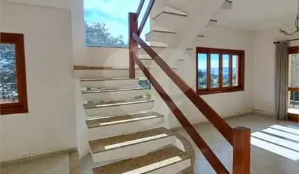 Linda chácara á venda na zona comercial 1 na cidade de Itatiba-SP