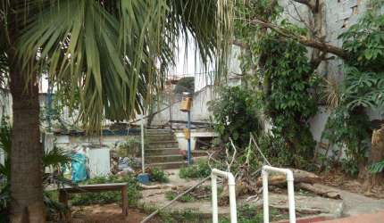CASA TÉRREA MUITO BOA A VENDA NO PQ. PERUCHE - PRÓX. AV. CASA  VERDE - 3 SUÍTES, PISCINA E 5 VAGAS