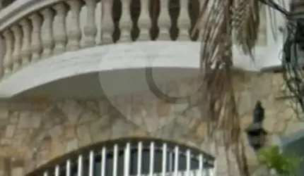 Ótima casa à venda na Rua Rodrigo Caro