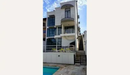 Tremembé Casa com 500 metros de Área Útil Toda Reformada Em Bairro Nobre Tranquilo e Seguro!!