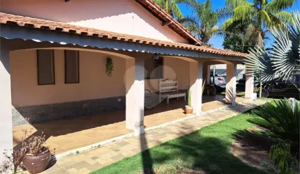 Linda chacara a venda com 4 dormitorios  na cidade de Pinhalzinho-SP
