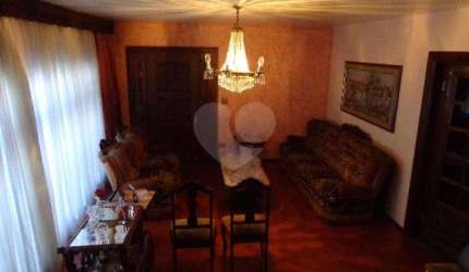 Vende-se sobradão com 03 quartos, suíte e 03 vagas Vila Guilherme