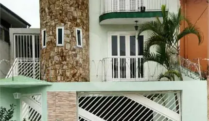 02 Casas no mesmo terreno, na casa da frente 03 quartos 01 suite,05 VAGAS, Vila Maria.