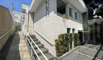 Excelente sobrado comercial ou Residencial com 3 vagas de garagem-Vila Gustavo