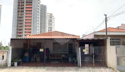 Casa perto do metrô Santos Imigrantes