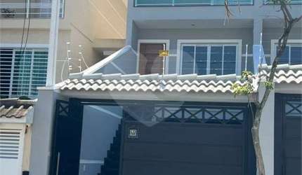 Casa térrea na Vila Paiva, com 300m aproximados de terreno,