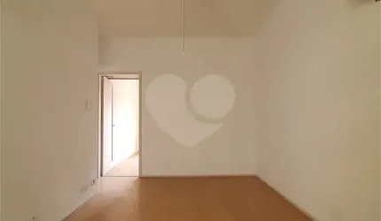 Imóvel 70m² 2 quatros com uma vaga ao lado do metrô Praça da Árvore
