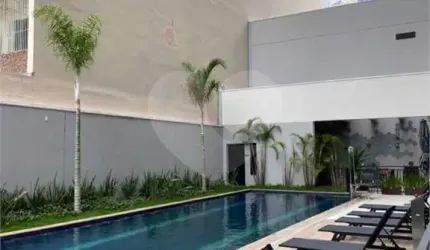 Studio Bem Arejado e luz natural ao dia na Cardeal - Pinheiros, 25m2