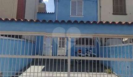Água Fria/Jardim França Sobrado semi isolado ao lado da Padaria Paris local totalmente residencial!