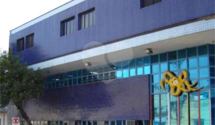 Vende Predio Comercial na Vila Prudente.