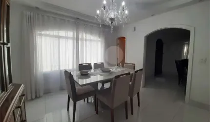 SOBRADO NA VILA MEDEIROS,03 DORMITÓRIOS,01 SUITE,03 VAGAS, COM LAVANDERIA, 02  QUINTAIS, ARMÁRIOS